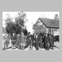 061-0080 Redden - Gruppenbild beim Pferdehandel im Vorwerk.jpg